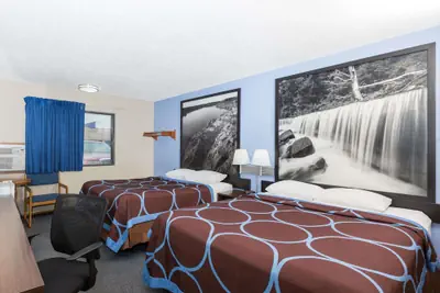 Photo 2 - Super 8 by Wyndham Manhattan KS
