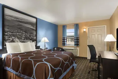 Photo 4 - Super 8 by Wyndham Henryetta
