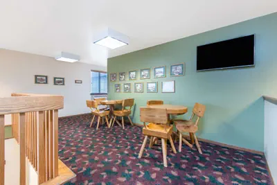 Photo 3 - Super 8 by Wyndham Buffalo