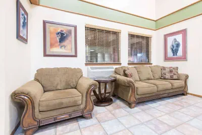 Photo 4 - Super 8 by Wyndham Buffalo