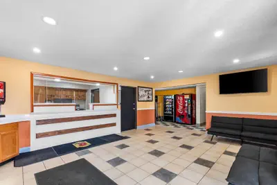 Photo 5 - Super 8 by Wyndham Dumfries/Quantico