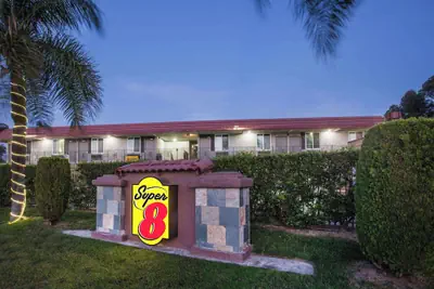 Photo 2 - Super 8 by Wyndham Redlands/San Bernardino