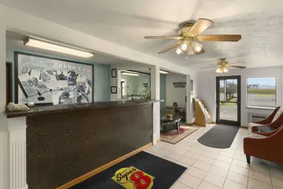 Photo 2 - Super 8 by Wyndham Park City/North Wichita Area