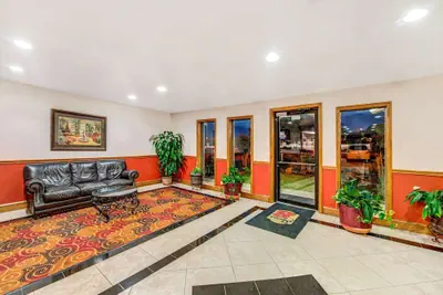 Photo 3 - Super 8 by Wyndham McKinney/Plano Area