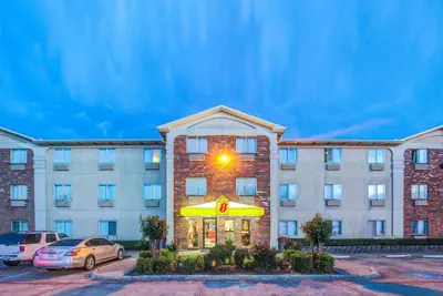 Photo 2 - Super 8 by Wyndham McKinney/Plano Area