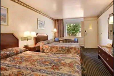 Photo 3 - Ramada by Wyndham Baltimore West