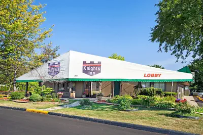 Photo 2 - Knights Inn Sterling Heights
