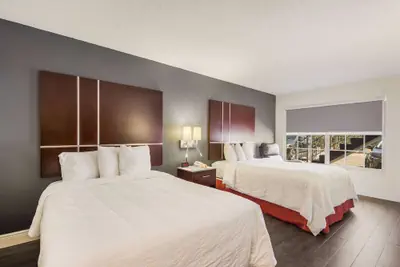 Photo 5 - SureStay Hotel by Best Western Sarasota Lido Beach