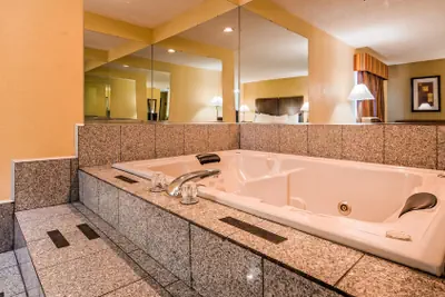 Photo 5 - Best Western Muncie