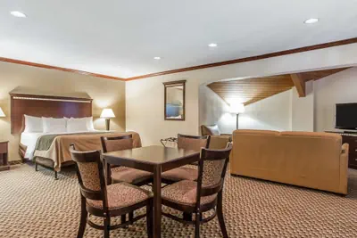 Photo 4 - Quality Inn Macomb near University Area