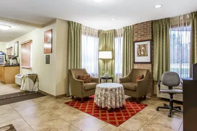 Photo 3 - Quality Inn Macomb near University Area