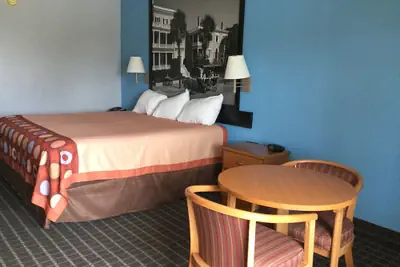 Photo 5 - Super 8 by Wyndham Walterboro