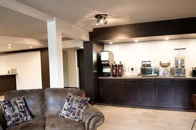 Photo 3 - Super 8 by Wyndham Juneau