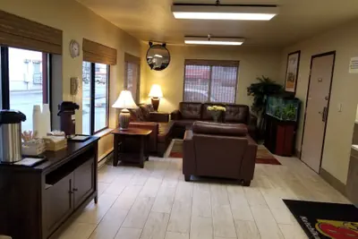 Photo 3 - Super 8 by Wyndham Ketchikan
