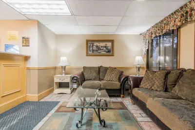 Photo 4 - Super 8 by Wyndham Brooklyn Center/MPLS