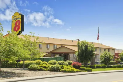 Photo 2 - Super 8 by Wyndham Kennewick