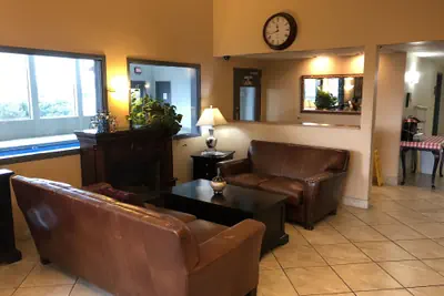 Photo 5 - Super 8 by Wyndham Kennewick