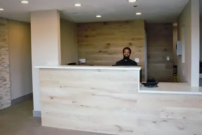 Photo 5 - Country Inn & Suites by Radisson, Monterey Beachfront-Marina, CA