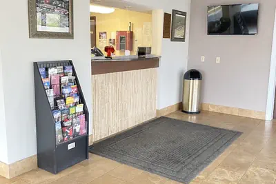 Photo 3 - Travelodge by Wyndham Laurel/Ft. Meade/Near NSA