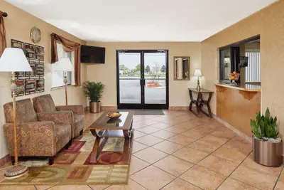 Photo 3 - Super 8 by Wyndham Greenville