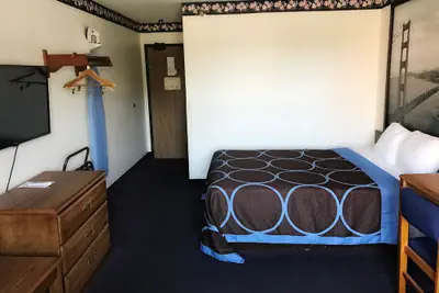 Photo 4 - Best Inn