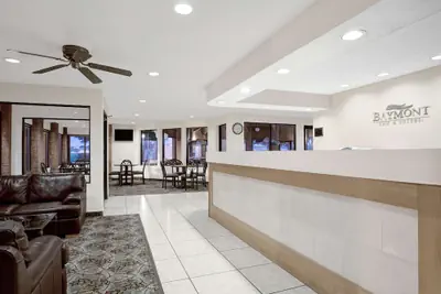 Photo 3 - Baymont Inn & Suites by Wyndham San Marcos Outlet Malls