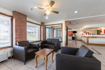 Photo 5 - Econo Lodge Inn & Suites Mckinney - Plano North