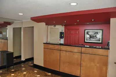 Photo 2 - Heritage Inn