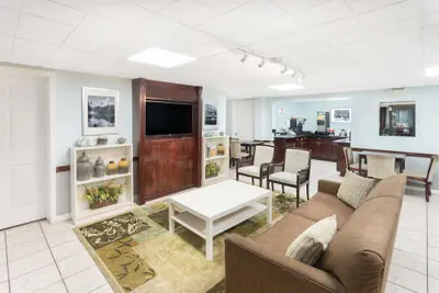 Photo 3 - Super 8 by Wyndham Decatur/Lithonia/Atl Area