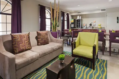 Photo 3 - SureStay Hotel by Best Western Deer Park