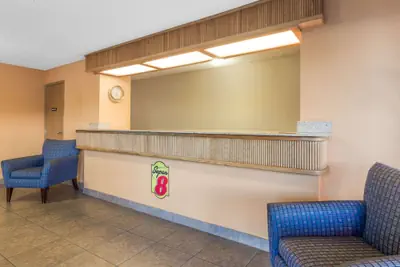 Photo 4 - Super 8 by Wyndham LaGrande