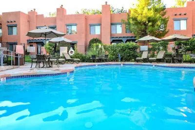 Photo 2 - Bell Rock Inn