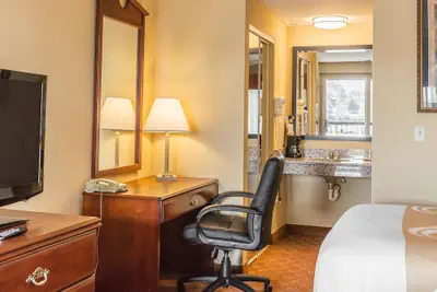 Photo 5 - Quality Inn Calera I-65 exit 231