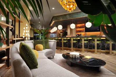 Photo 2 - Burton House, Beverly Hills, A Tribute Portfolio Hotel