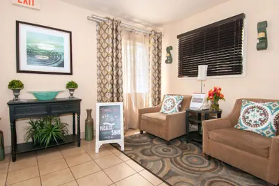 Photo 2 - Sonesta Simply Suites Garden Grove Anaheim