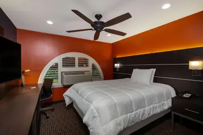 Photo 5 - Hotel Vinea, a Travelodge by Wyndham