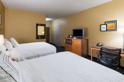 Photo 4 - Fairfield Inn & Suites by Marriott St Petersburg Clearwater