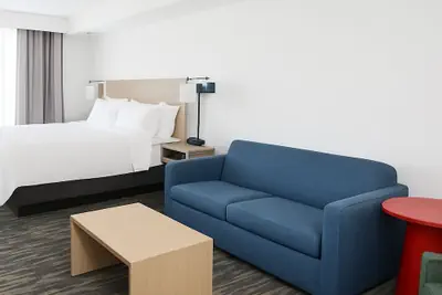 Photo 4 - Garner Hotel Evansville East by IHG