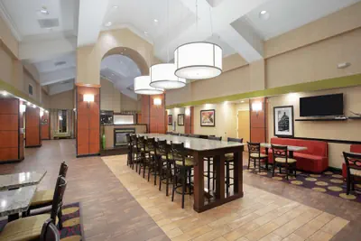 Photo 3 - Hampton Inn & Suites Kansas City-Merriam