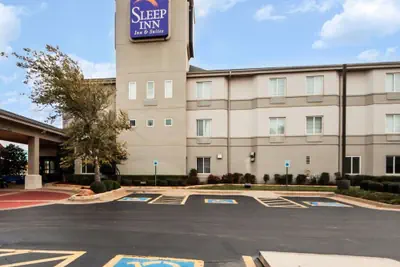 Photo 2 - Sleep Inn & Suites Edmond near University