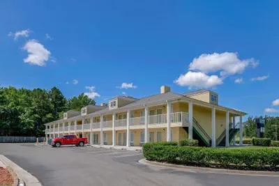 Photo 2 - Quality Inn Laurinburg