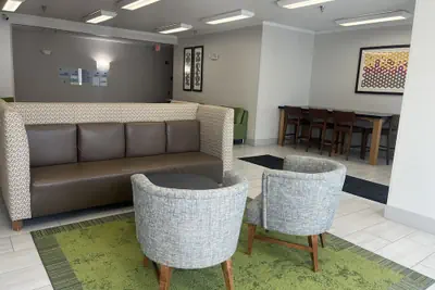 Photo 5 - Holiday Inn Express & Suites Sioux Falls At Empire Mall by IHG