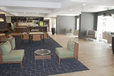 Photo 2 - Courtyard by Marriott Memphis East/Bill Morris Parkway