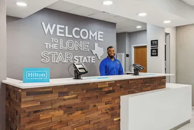 Photo 3 - Hampton Inn Houston-Brookhollow