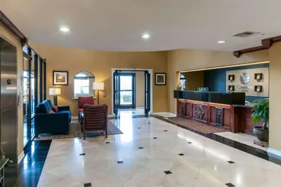 Photo 4 - Comfort Inn North Conroe