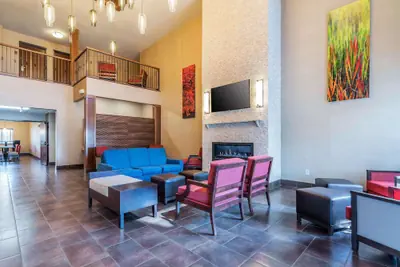 Photo 5 - Comfort Suites Yakima