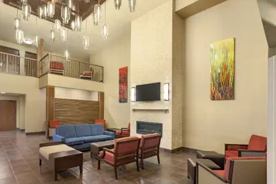 Photo 4 - Comfort Suites Yakima