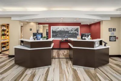 Photo 2 - Hampton Inn & Suites Seattle-North/Lynnwood