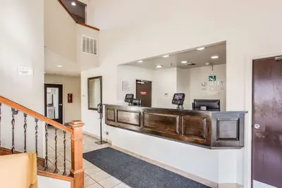 Photo 4 - Quality Inn & Suites Meridian - West Boise