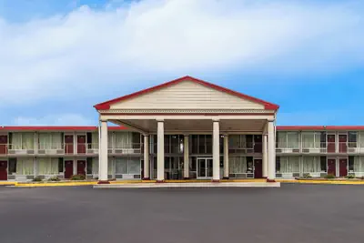 Photo 2 - Red Roof Inn & Suites Cave City